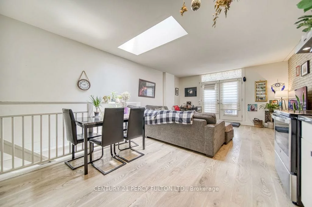 1606, Queen, South Parkdale, Toronto