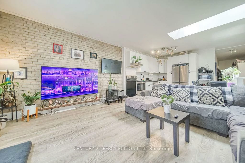 1606, Queen, South Parkdale, Toronto