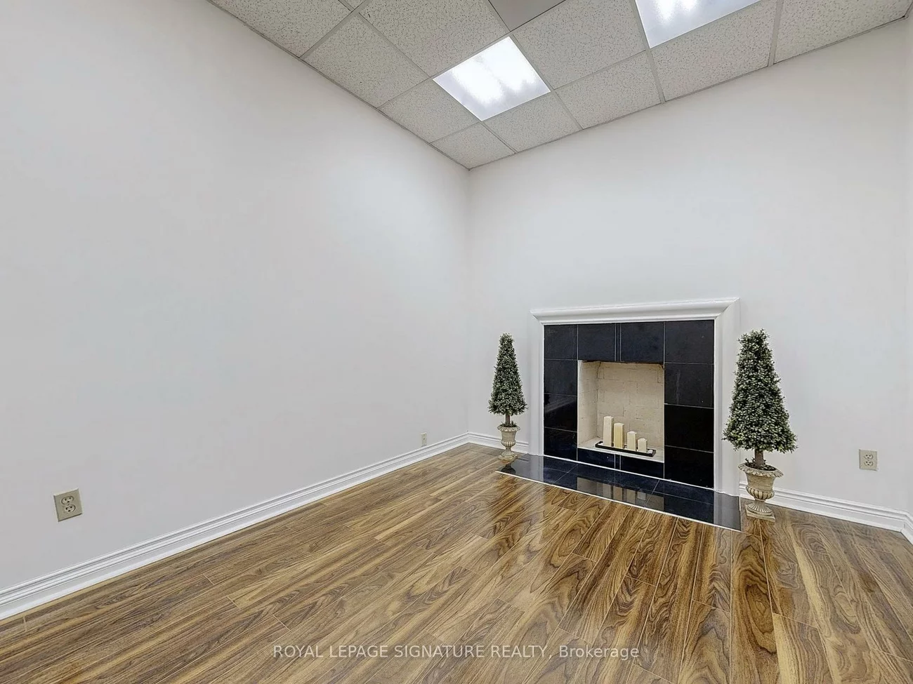 951, Wilson, Downsview-Roding-CFB, Toronto