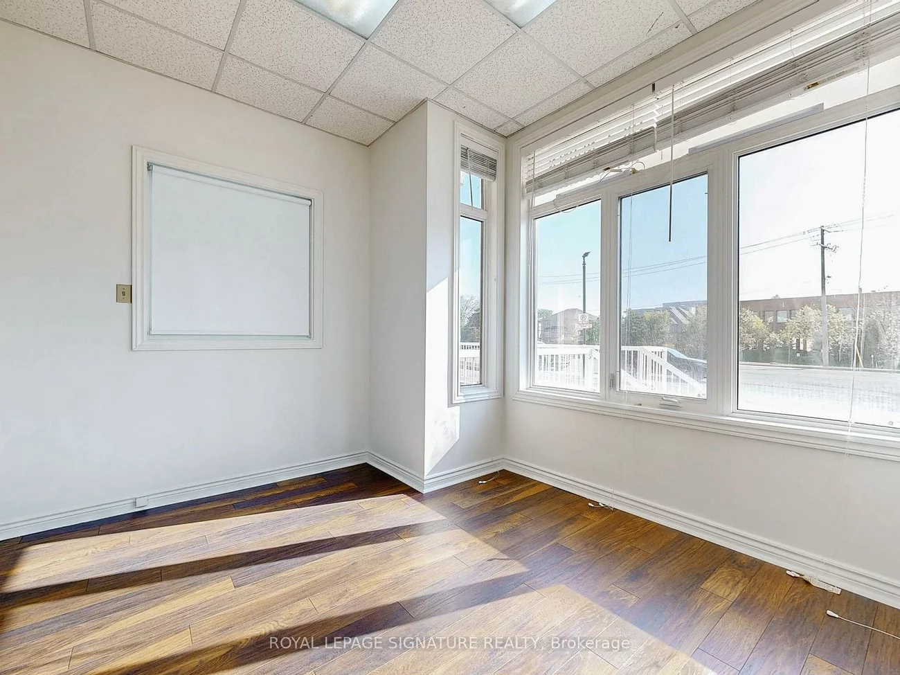 951, Wilson, Downsview-Roding-CFB, Toronto