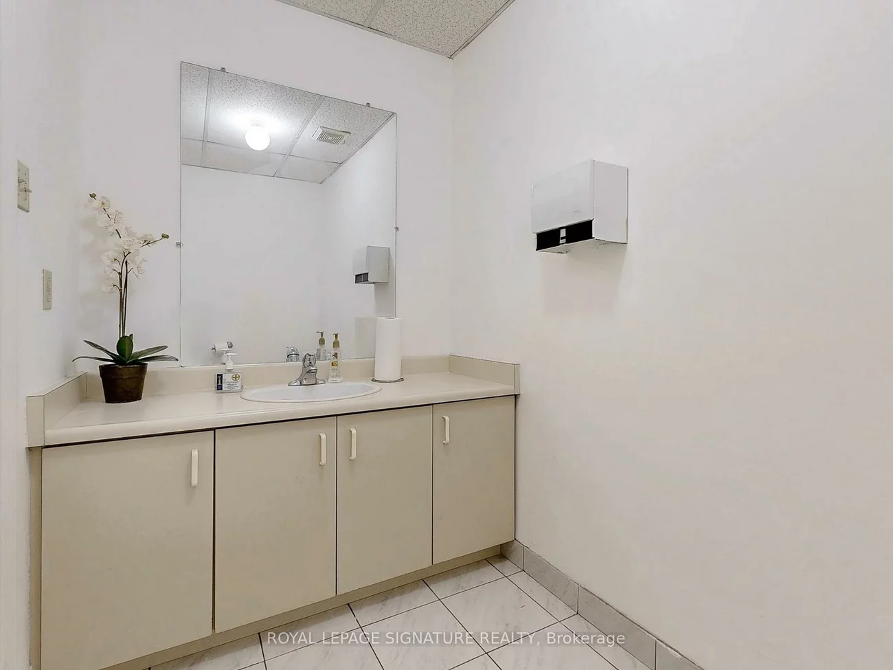 951, Wilson, Downsview-Roding-CFB, Toronto