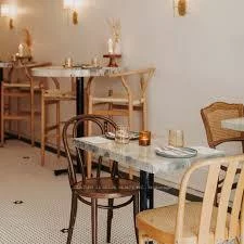 1564, Queen, Roncesvalles, Toronto