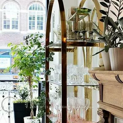 Commercial for sale, 1564, Queen, Roncesvalles, Toronto