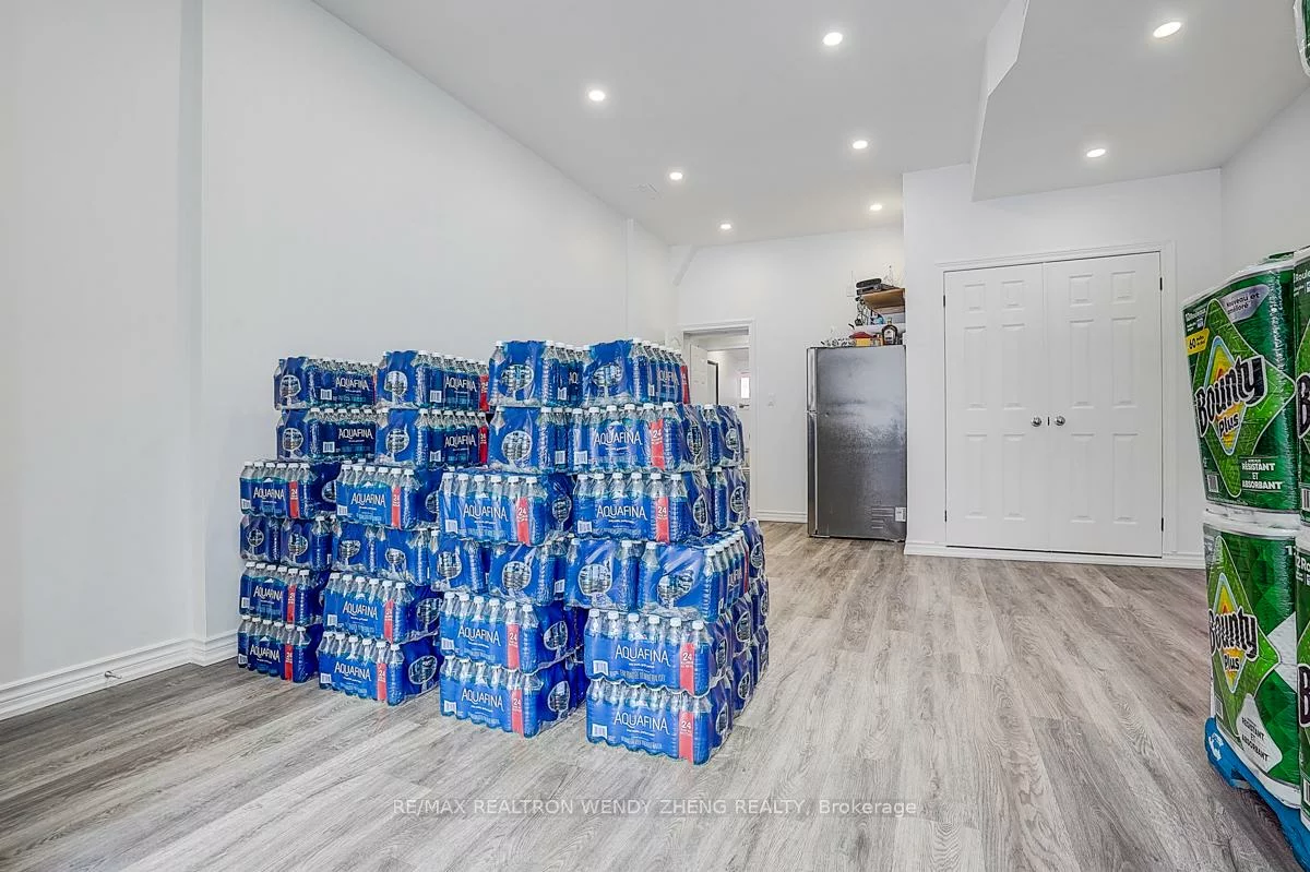 1015, Weston, Weston, Toronto