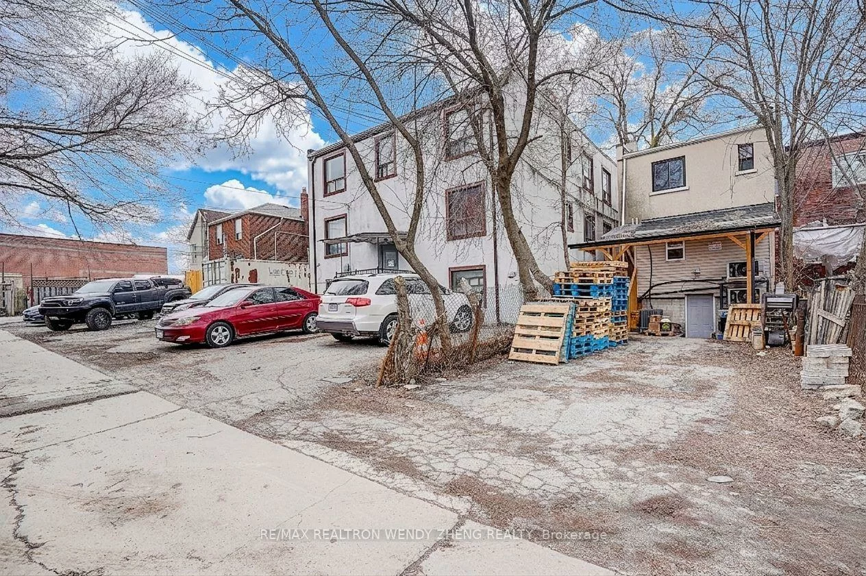 1015, Weston, Weston, Toronto