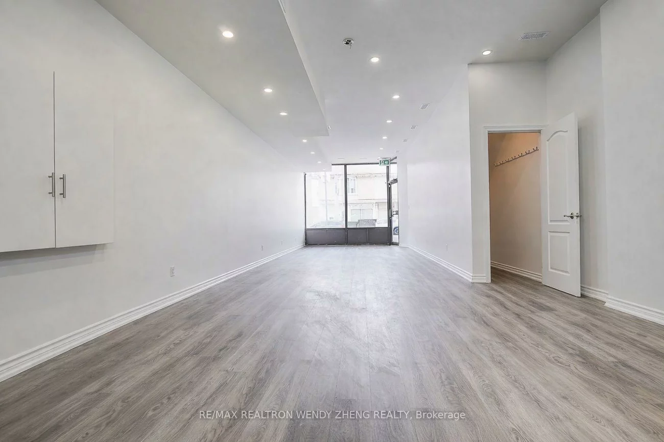 1015, Weston, Weston, Toronto