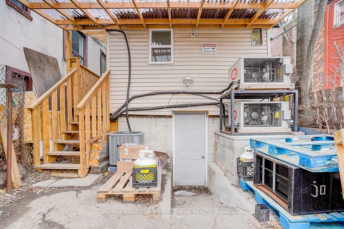 1015, Weston, Weston, Toronto