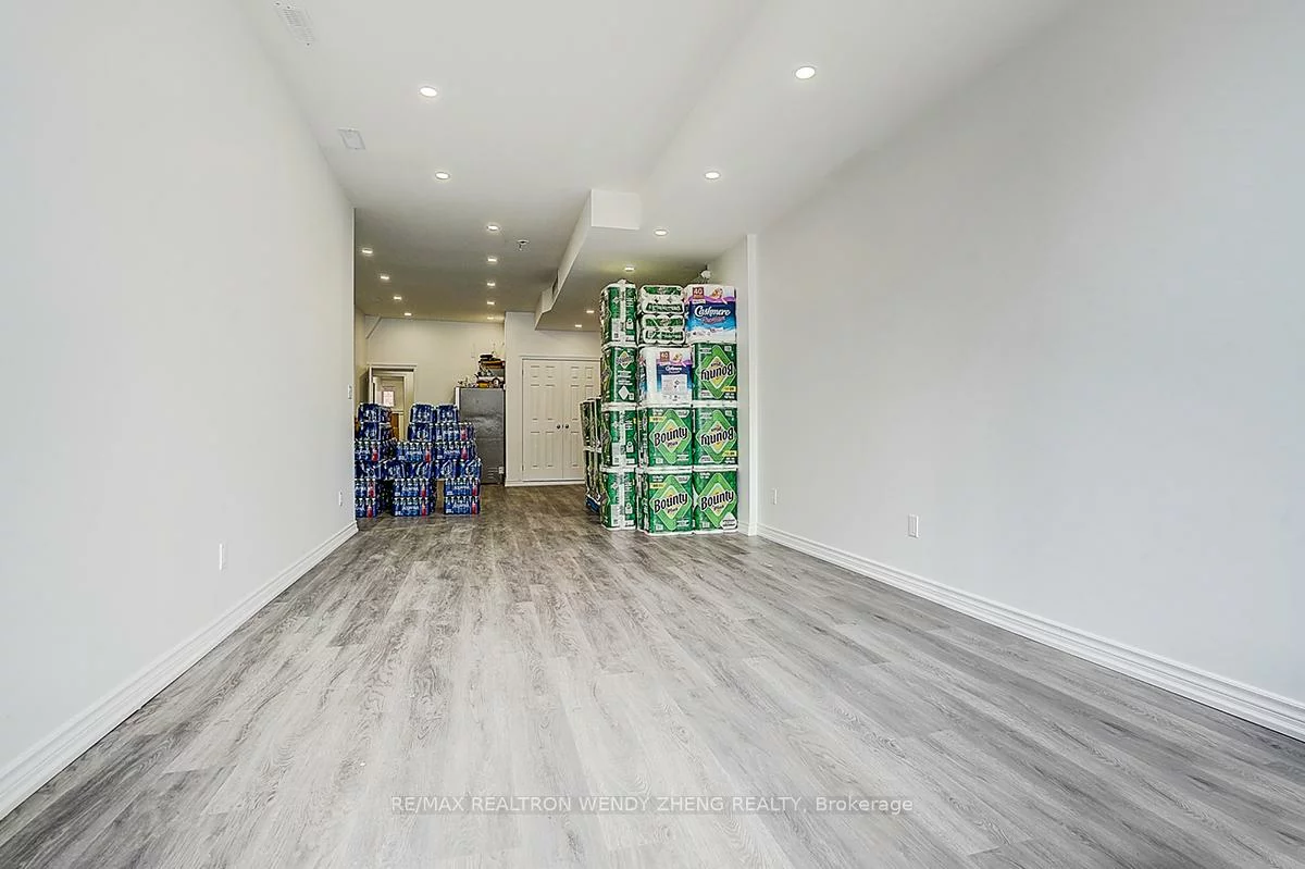 1015, Weston, Weston, Toronto