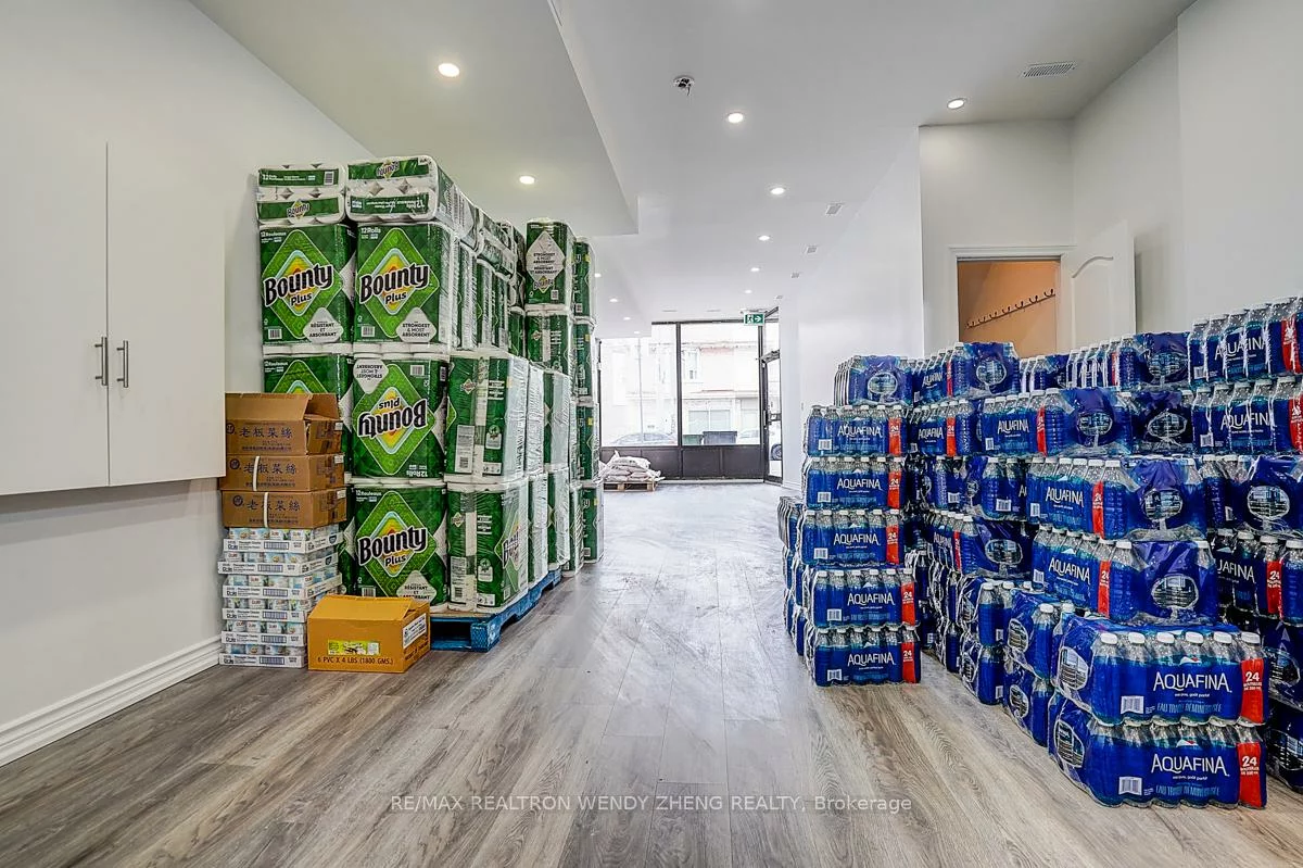 1015, Weston, Weston, Toronto