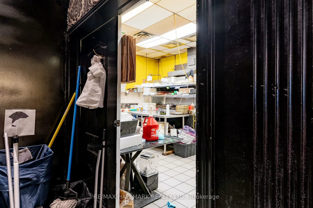 1027, Finch, York University Heights, Toronto