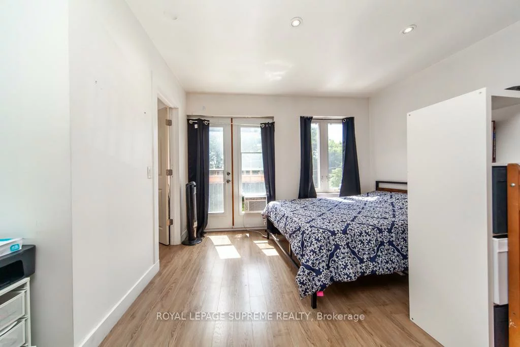 529, Rogers, Keelesdale-Eglinton West, Toronto