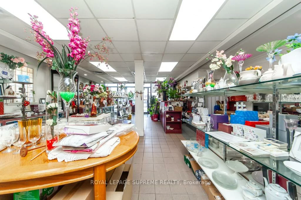 529, Rogers, Keelesdale-Eglinton West, Toronto