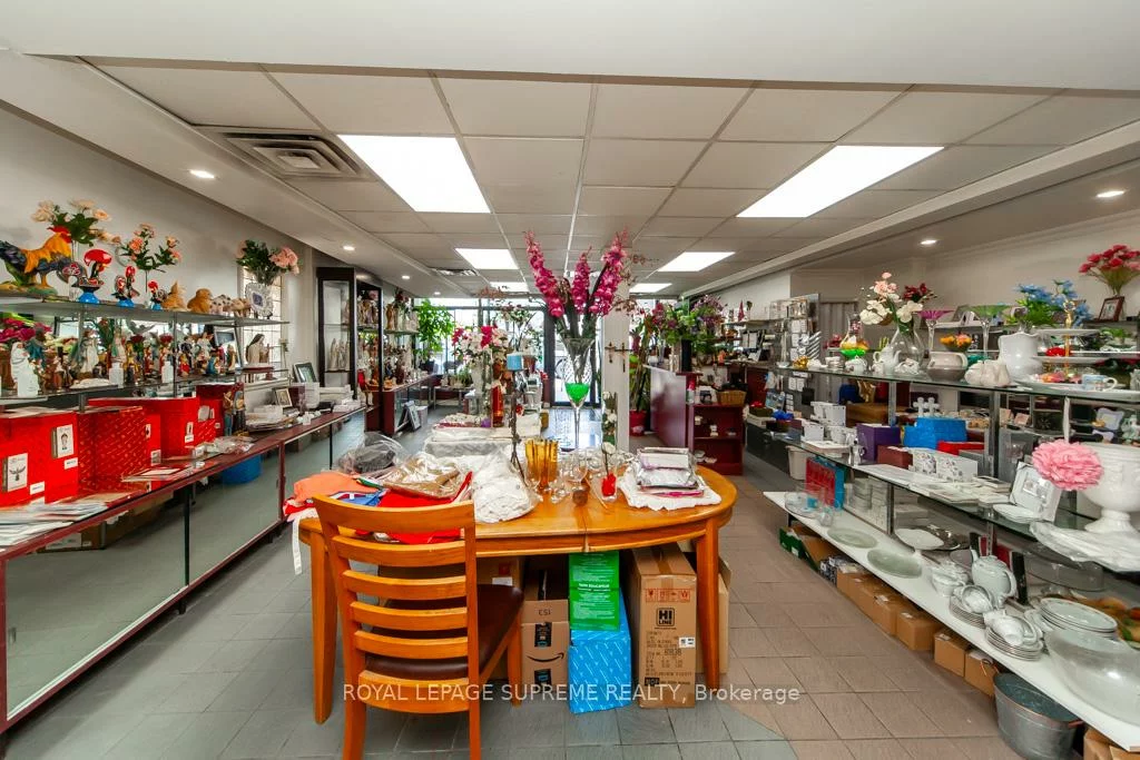 529, Rogers, Keelesdale-Eglinton West, Toronto