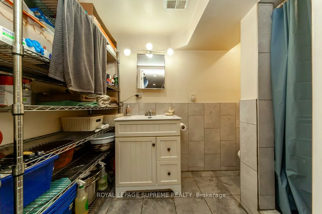 529, Rogers, Keelesdale-Eglinton West, Toronto