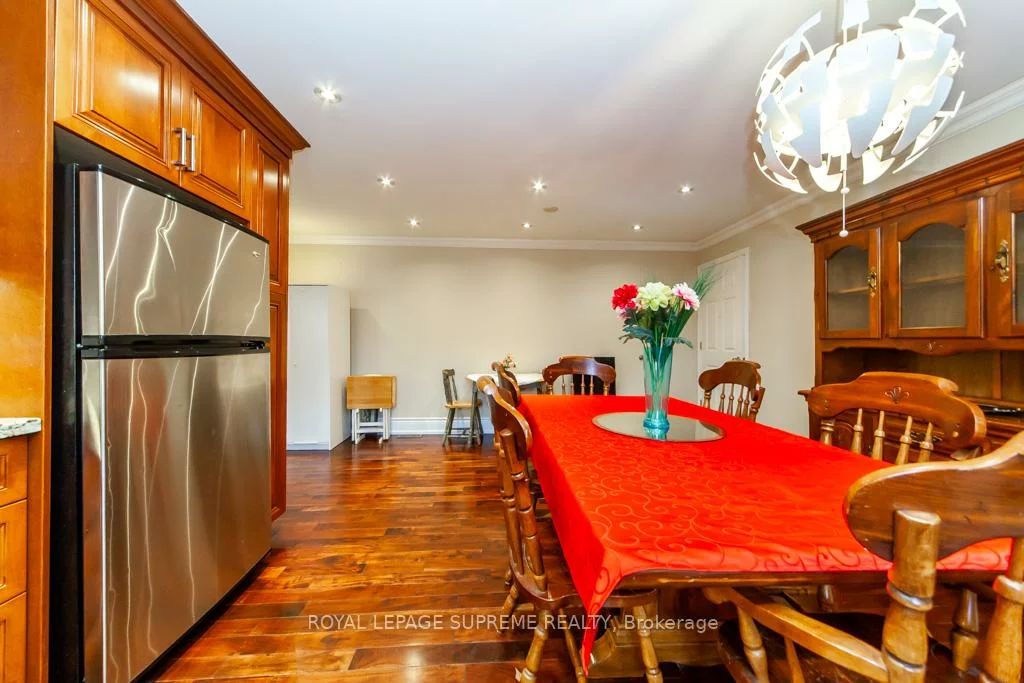 529, Rogers, Keelesdale-Eglinton West, Toronto