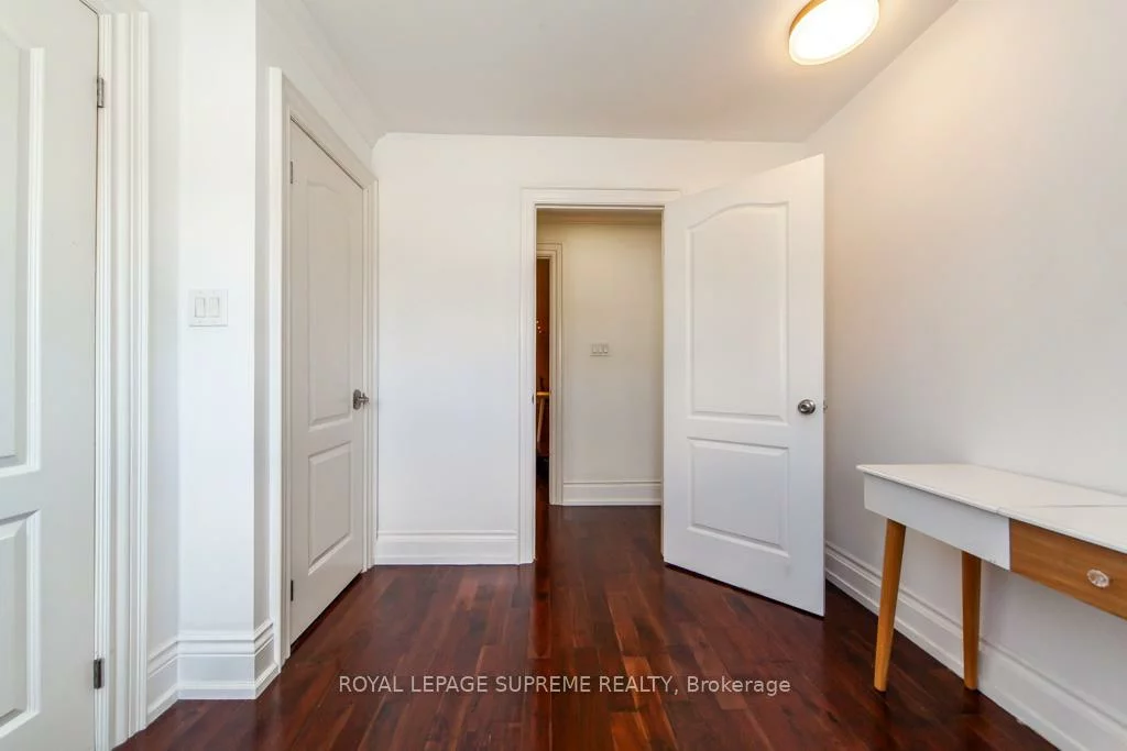 529, Rogers, Keelesdale-Eglinton West, Toronto