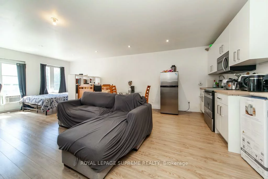 529, Rogers, Keelesdale-Eglinton West, Toronto