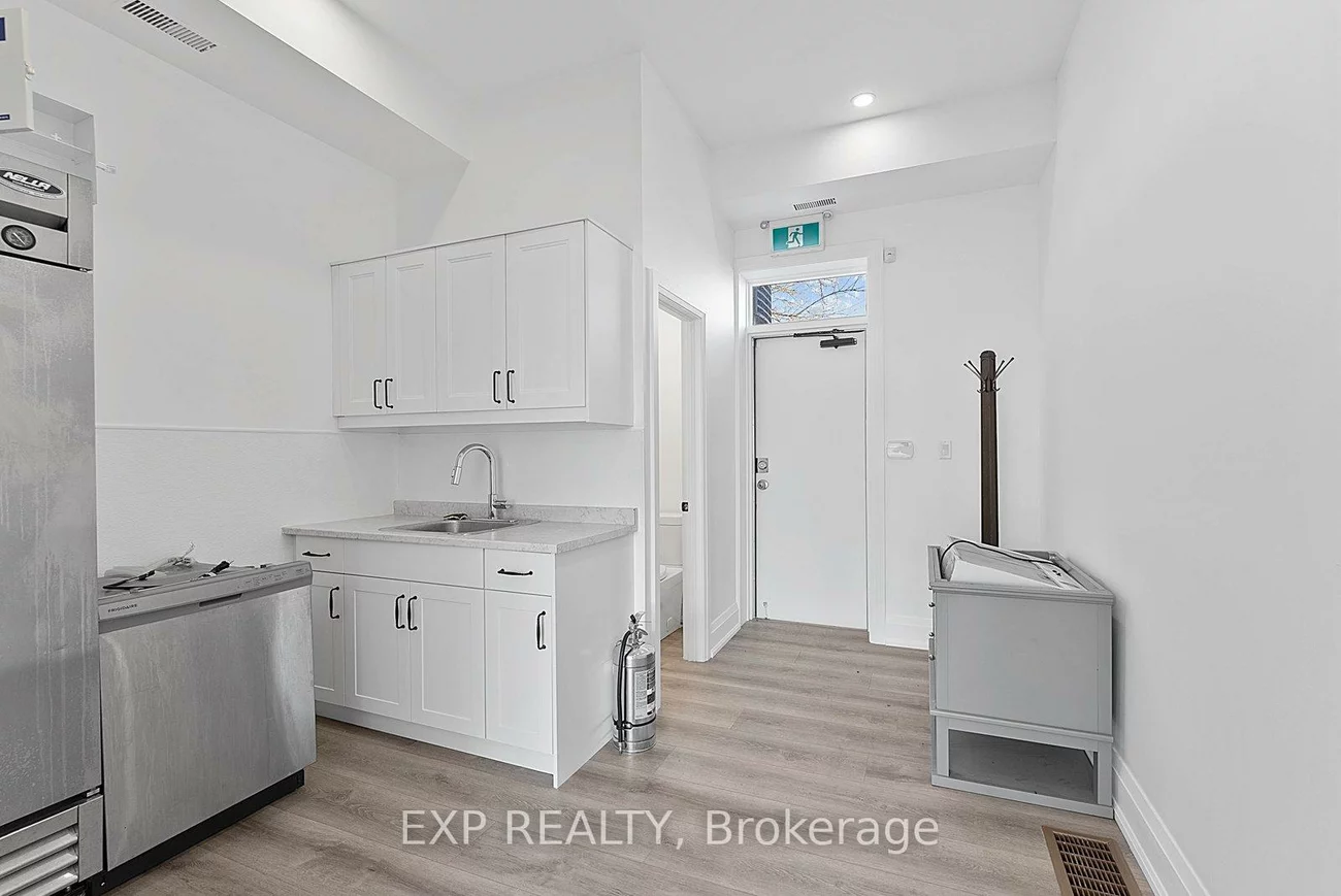 514A, Evans, Alderwood, Toronto