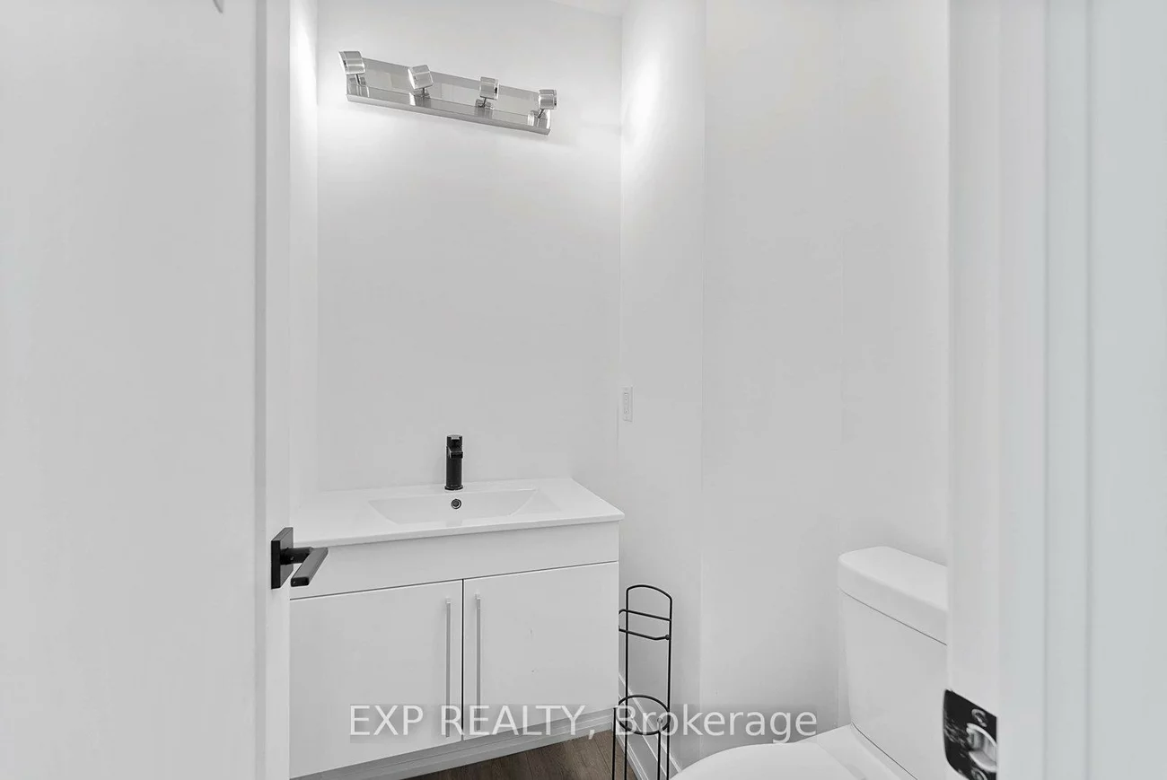 514A, Evans, Alderwood, Toronto