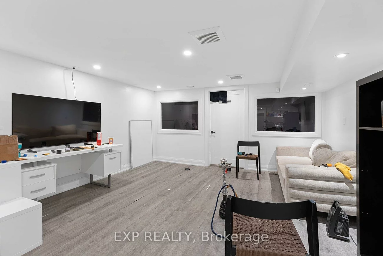514A, Evans, Alderwood, Toronto