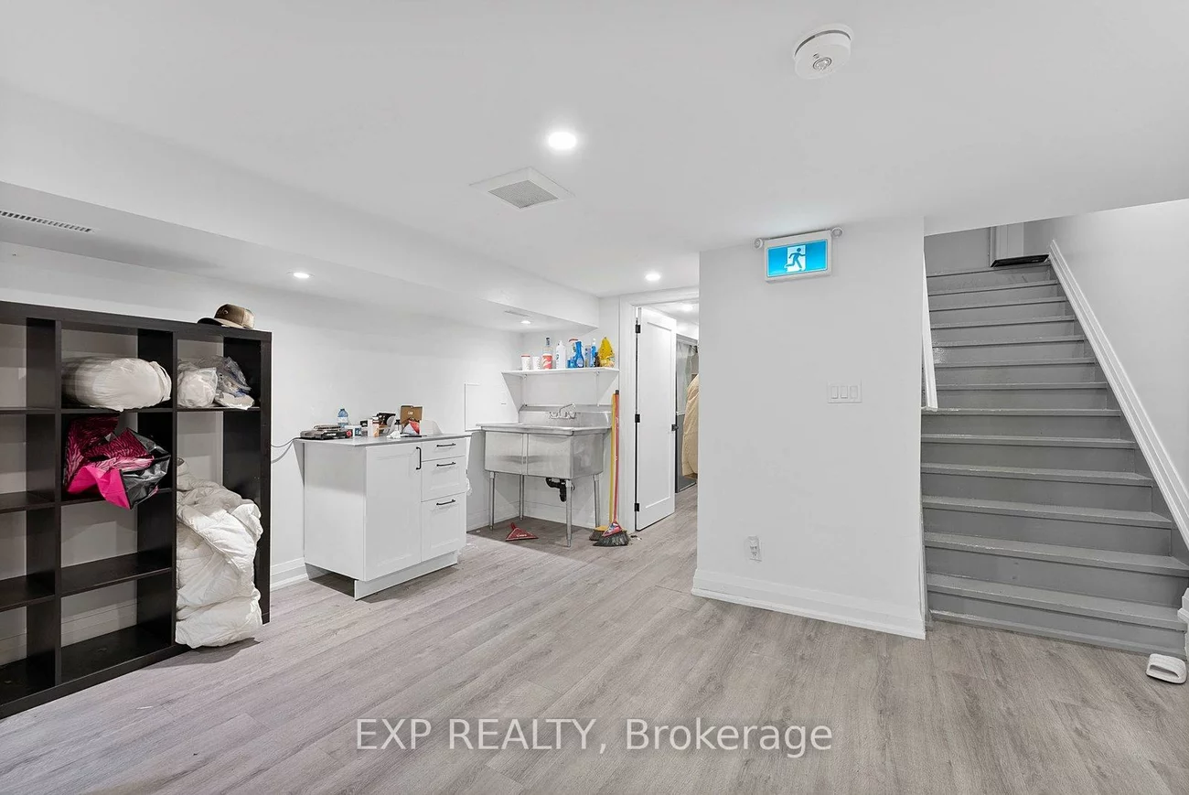 514A, Evans, Alderwood, Toronto