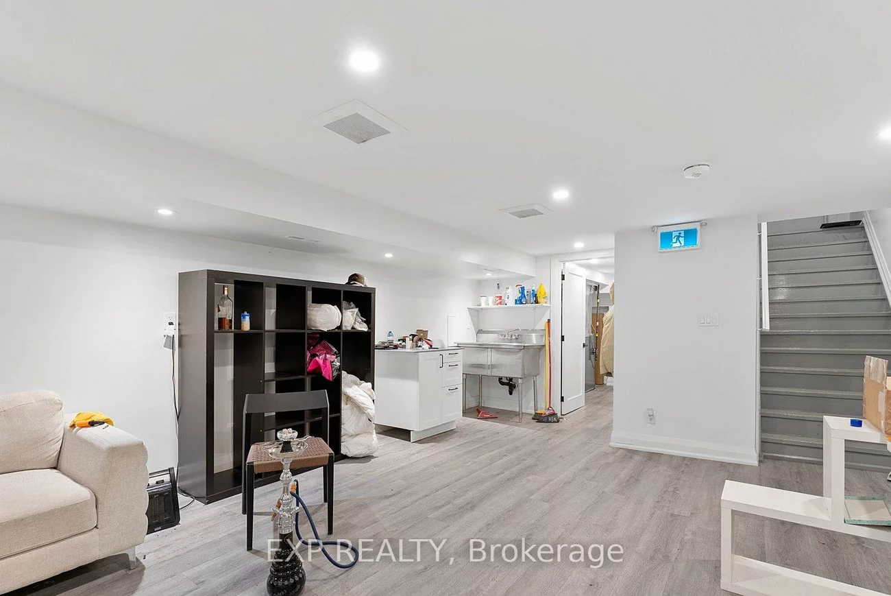 514A, Evans, Alderwood, Toronto