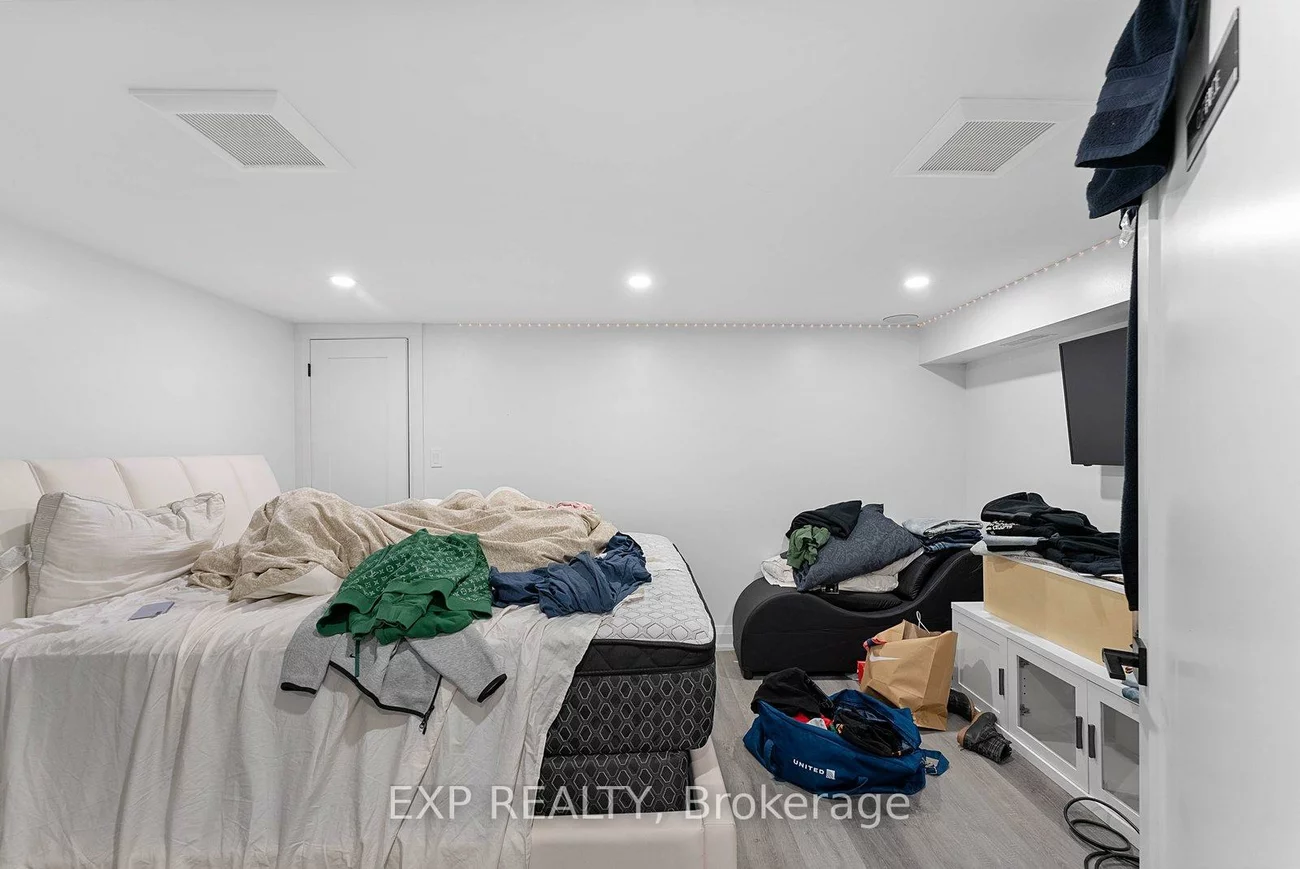 514A, Evans, Alderwood, Toronto