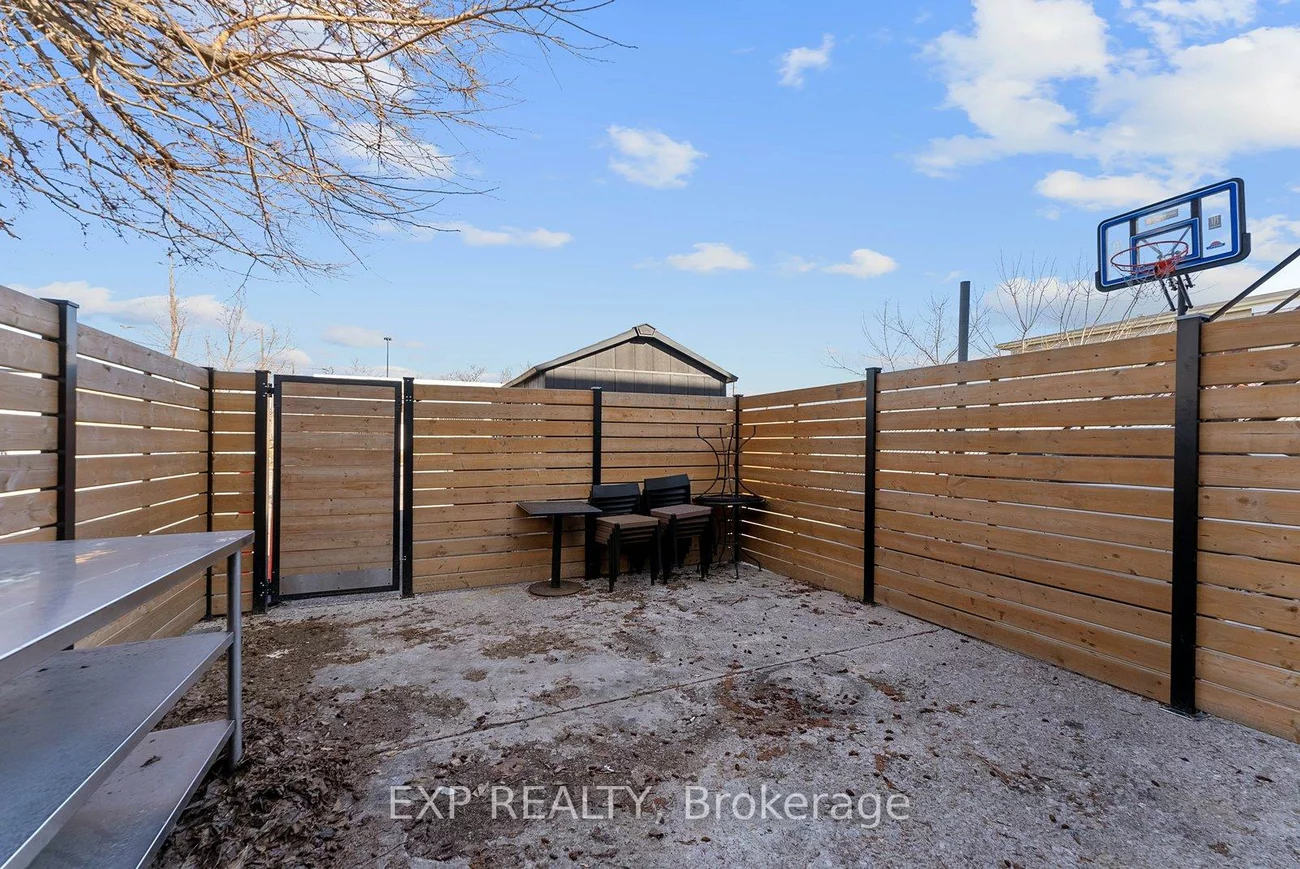 514A, Evans, Alderwood, Toronto