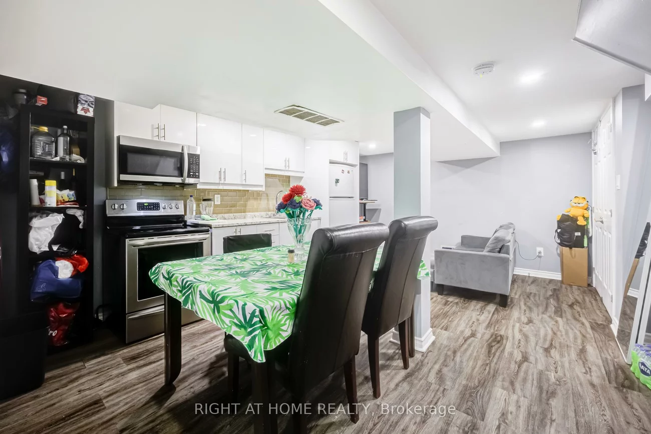 519, Rogers, Keelesdale-Eglinton West, Toronto