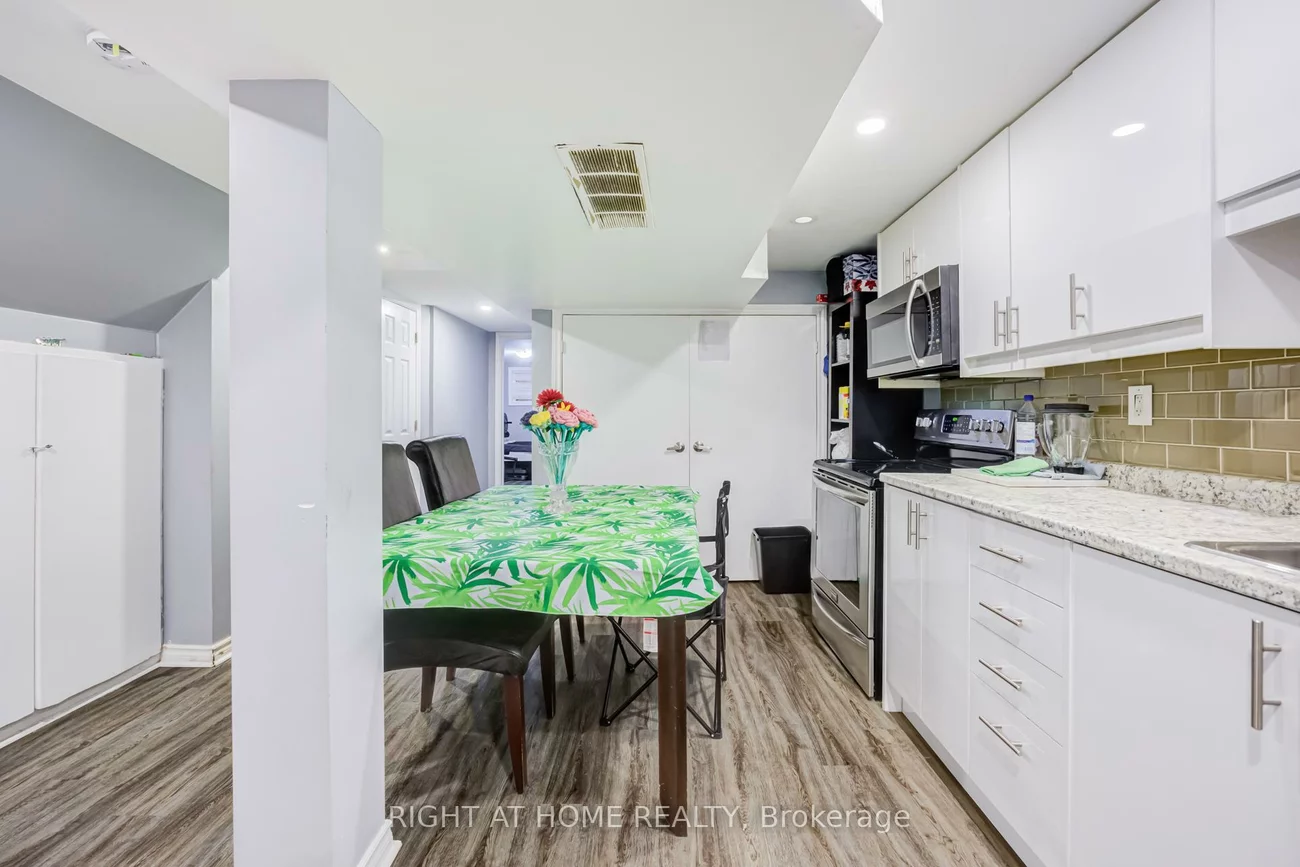 519, Rogers, Keelesdale-Eglinton West, Toronto