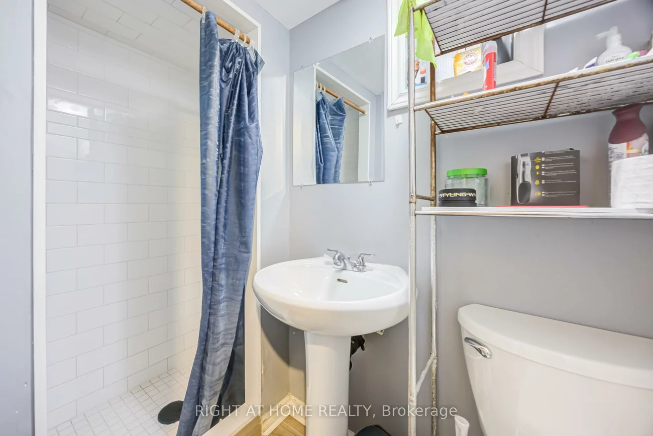 519, Rogers, Keelesdale-Eglinton West, Toronto