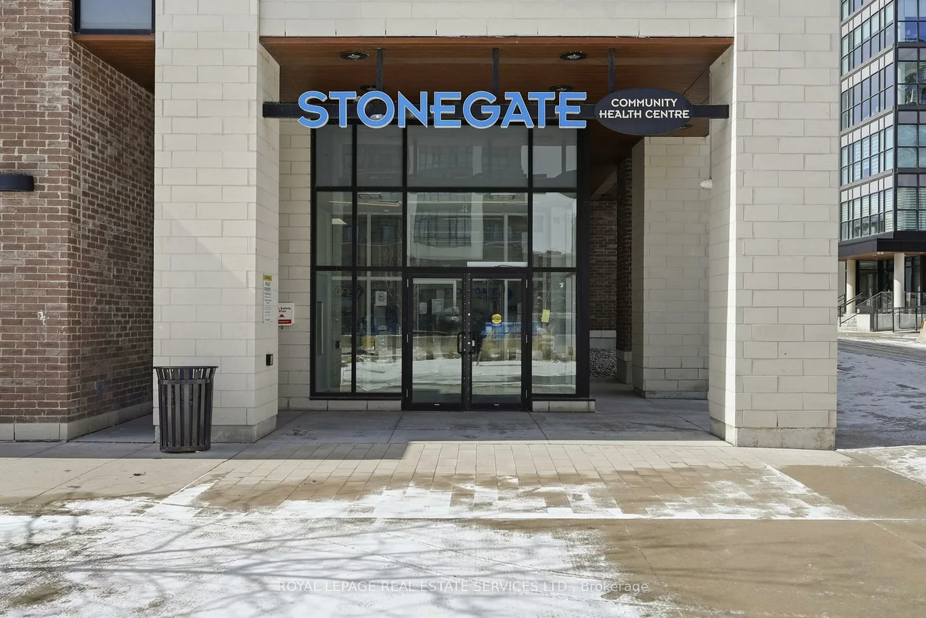 10, Neighbourhood, Stonegate-Queensway, Toronto