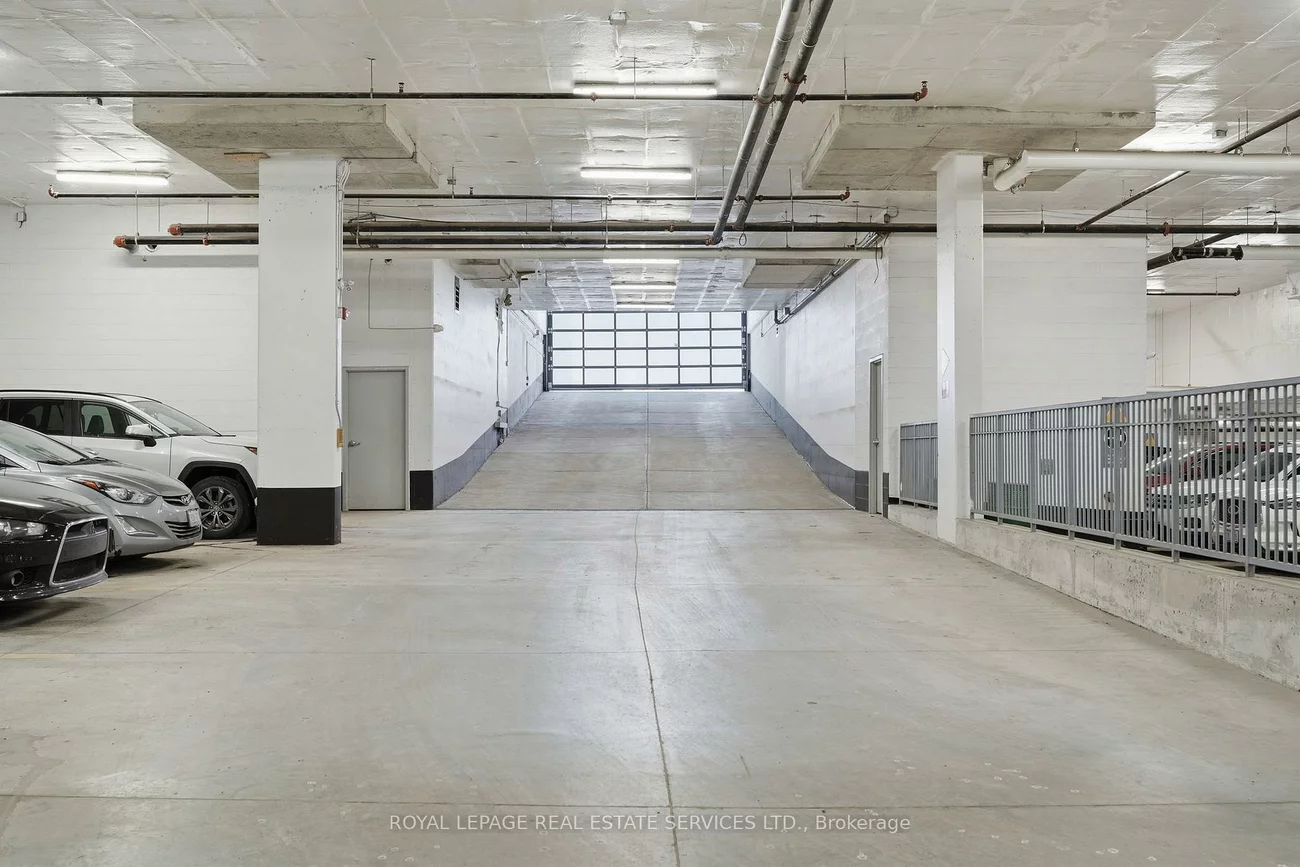 10, Neighbourhood, Stonegate-Queensway, Toronto