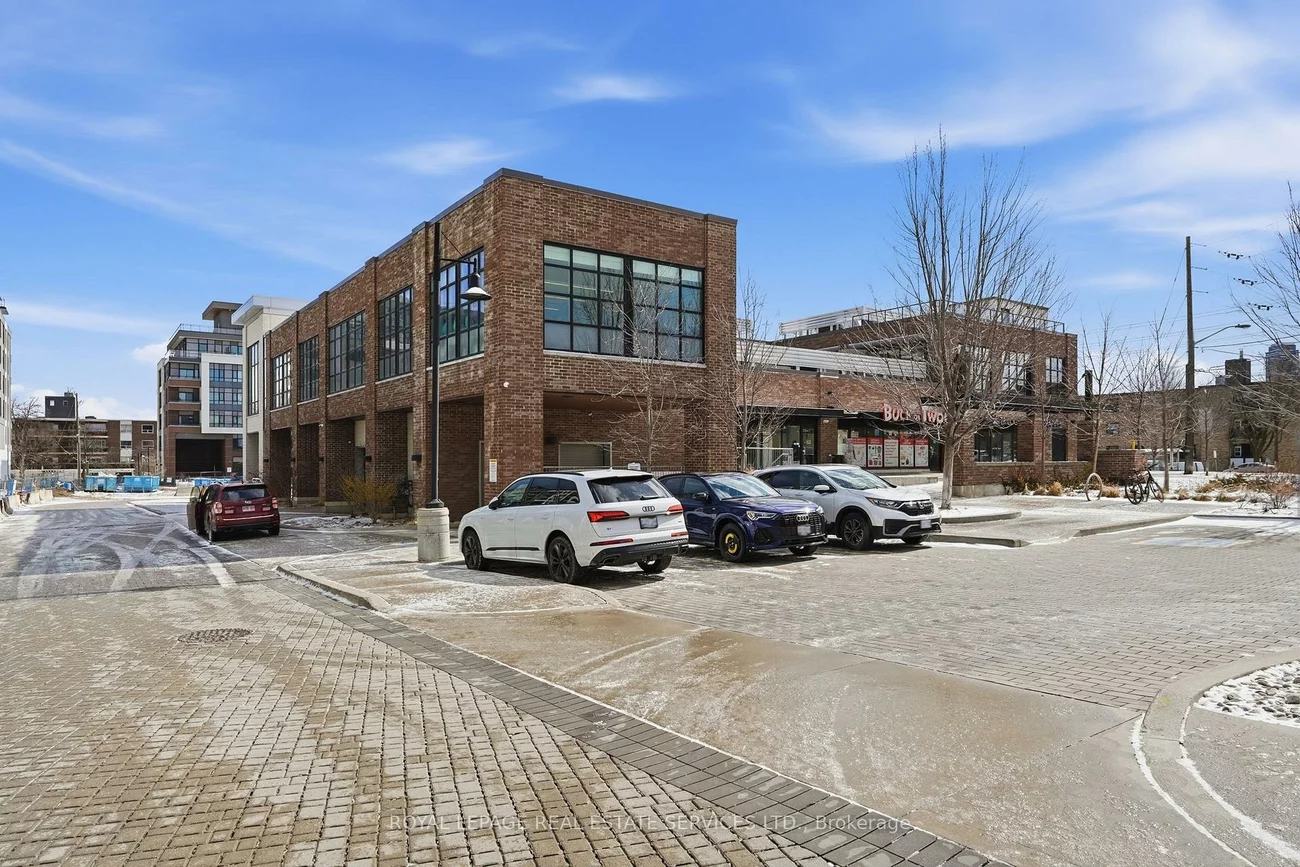 10, Neighbourhood, Stonegate-Queensway, Toronto