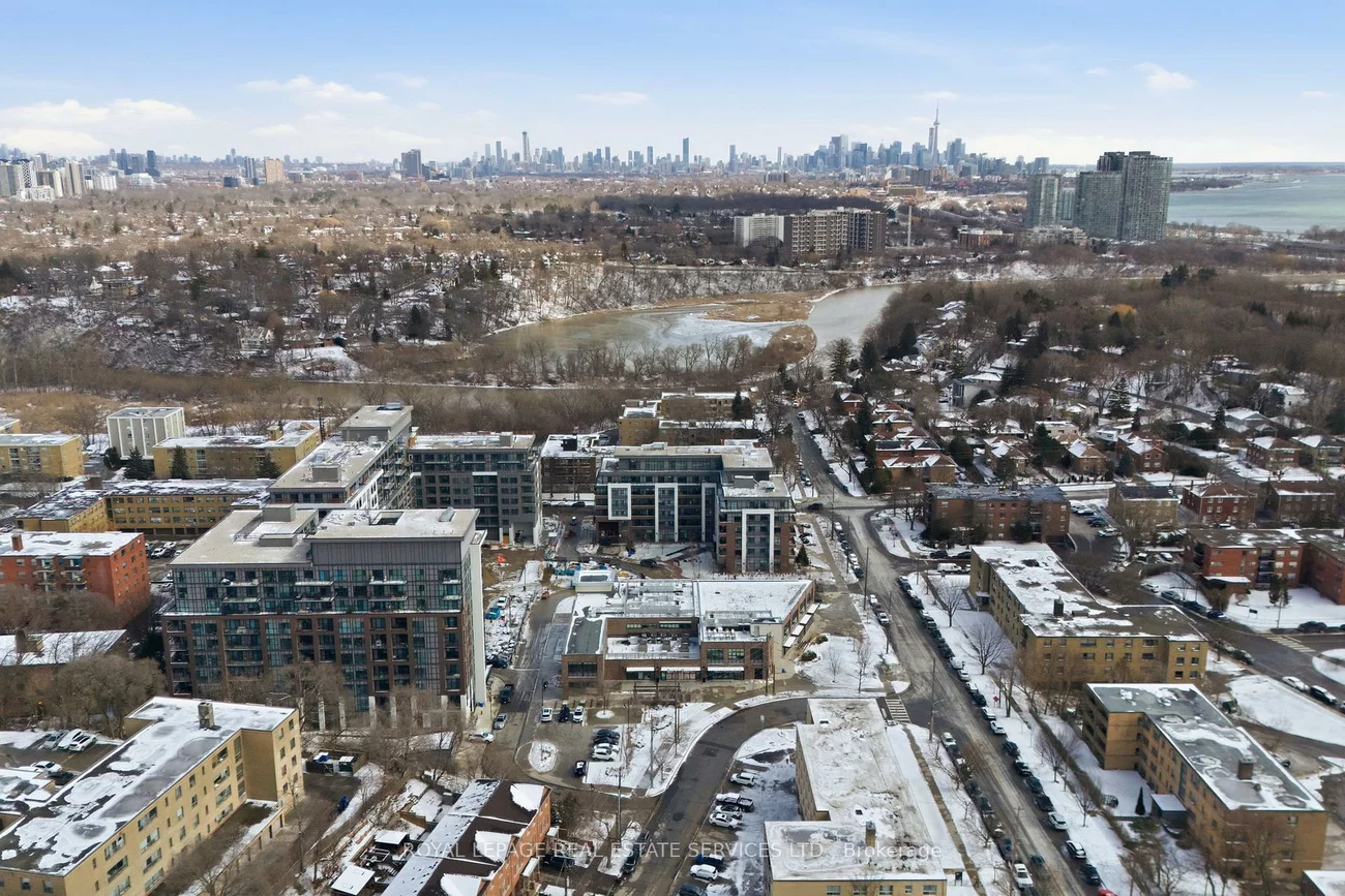 10, Neighbourhood, Stonegate-Queensway, Toronto