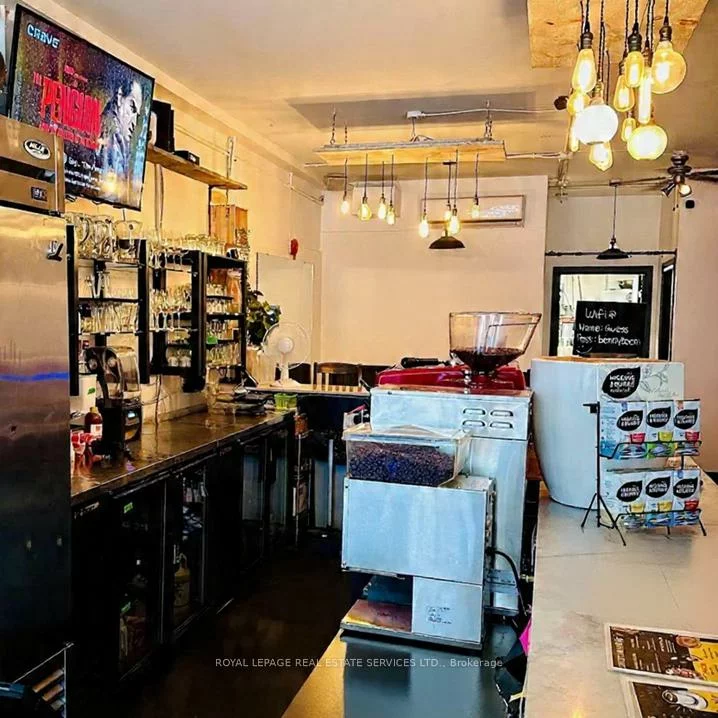 2840, Dundas, Junction Area, Toronto