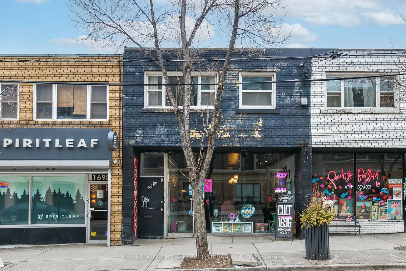 1696, Queen, Roncesvalles, Toronto