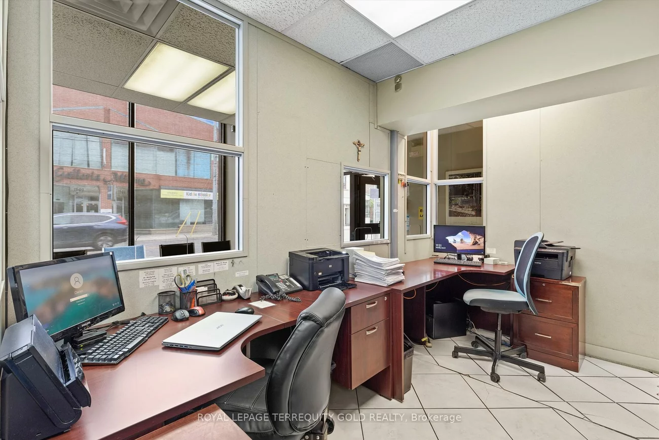 1662 & 1664, Dufferin, Corso Italia-Davenport, Toronto