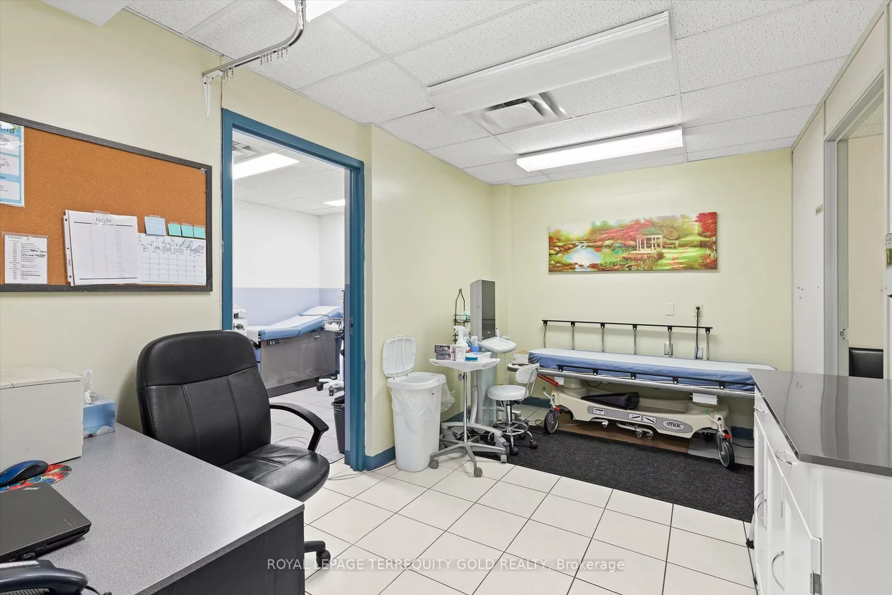 1662 & 1664, Dufferin, Corso Italia-Davenport, Toronto