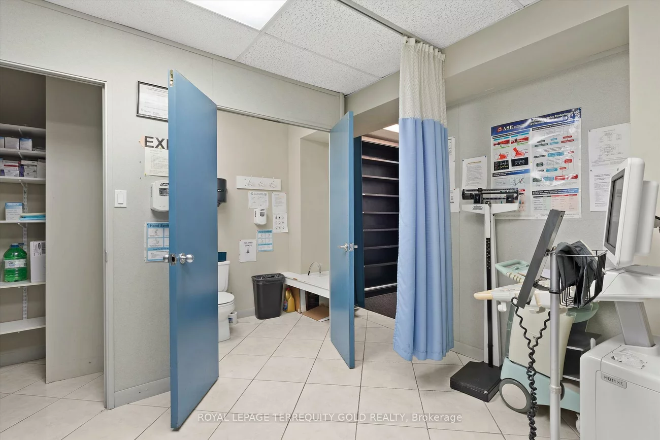 1662 & 1664, Dufferin, Corso Italia-Davenport, Toronto