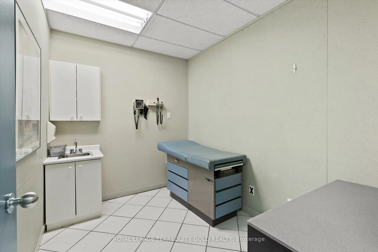 1662 & 1664, Dufferin, Corso Italia-Davenport, Toronto