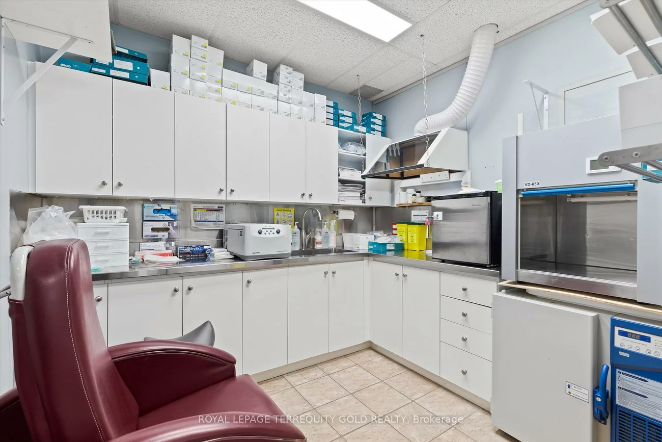 1662 & 1664, Dufferin, Corso Italia-Davenport, Toronto