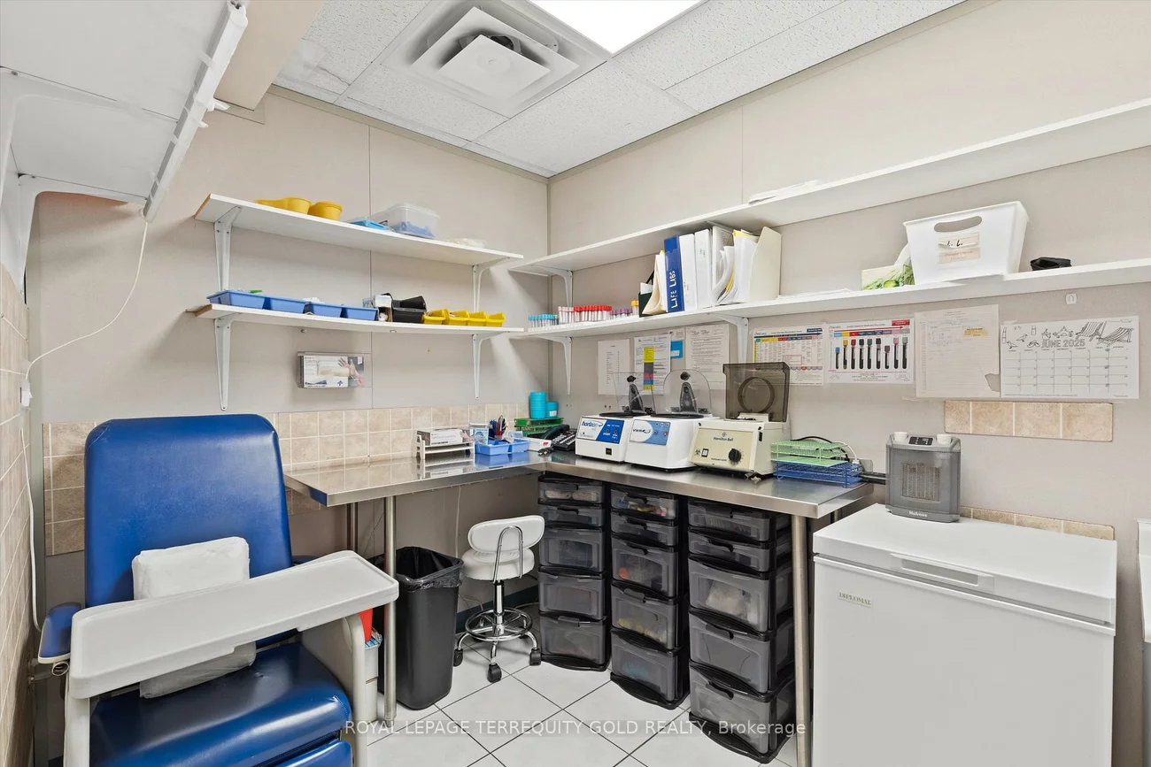 1662 & 1664, Dufferin, Corso Italia-Davenport, Toronto