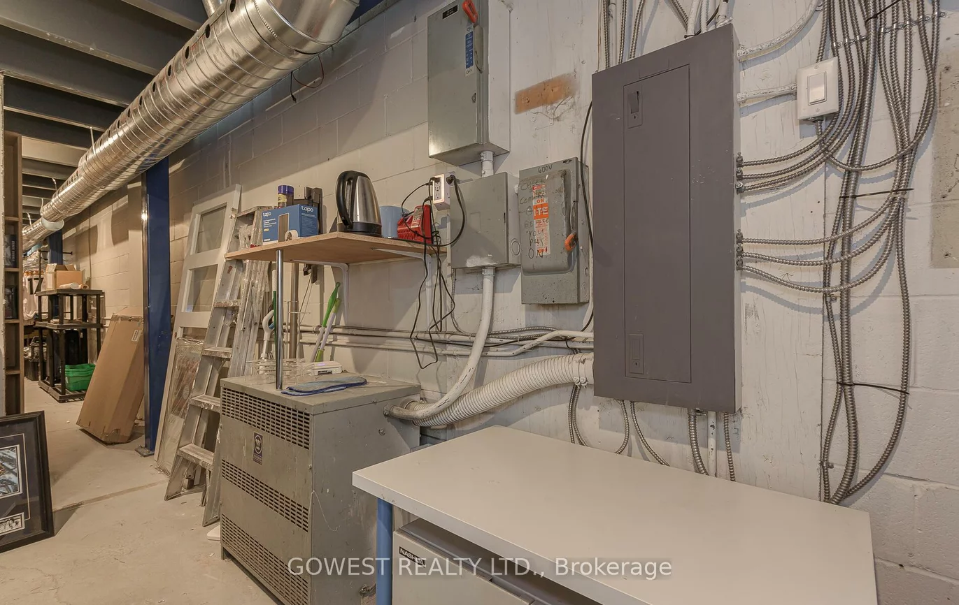 325, Weston, Junction Area, Toronto