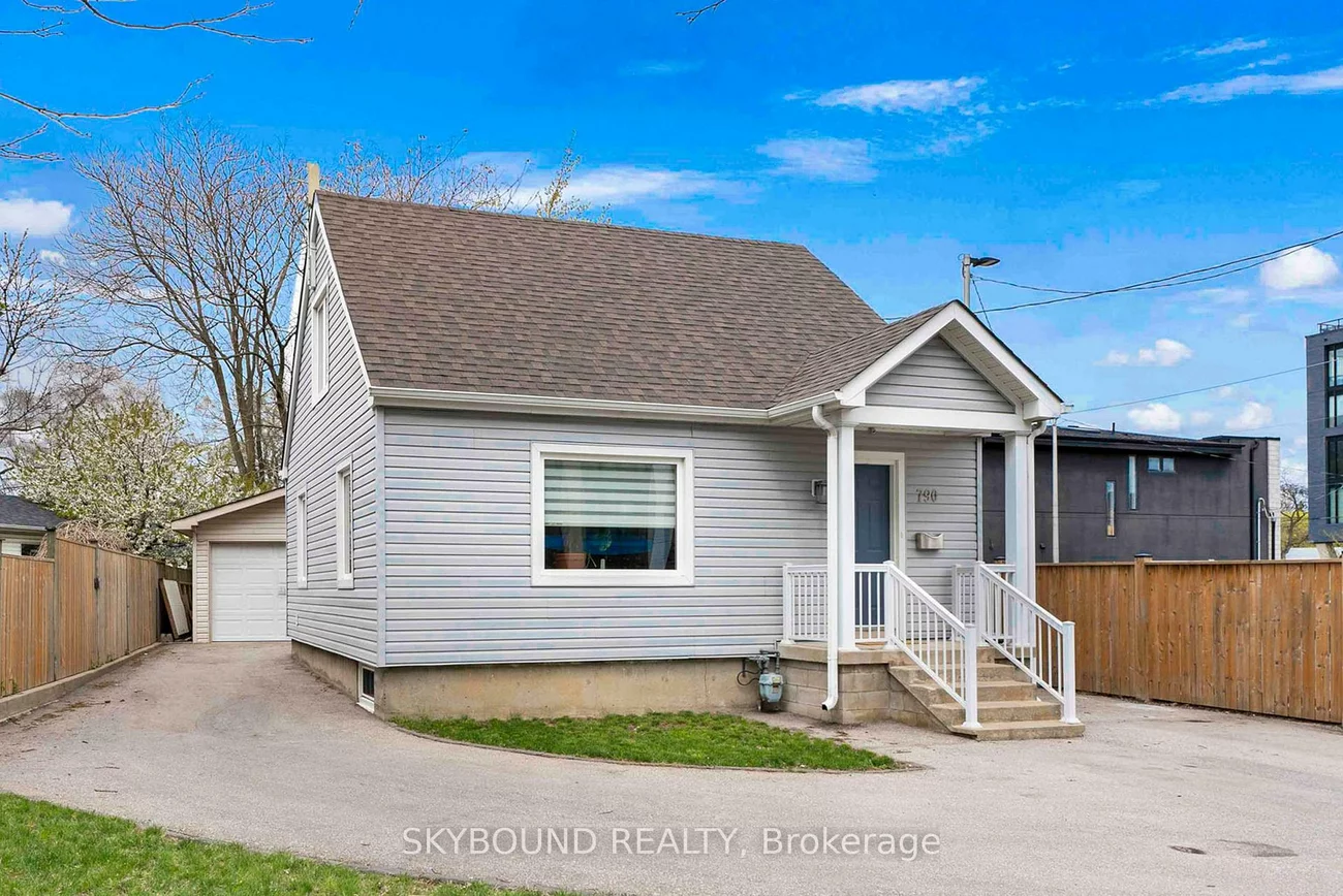 790, The Queensway, Stonegate-Queensway, Toronto