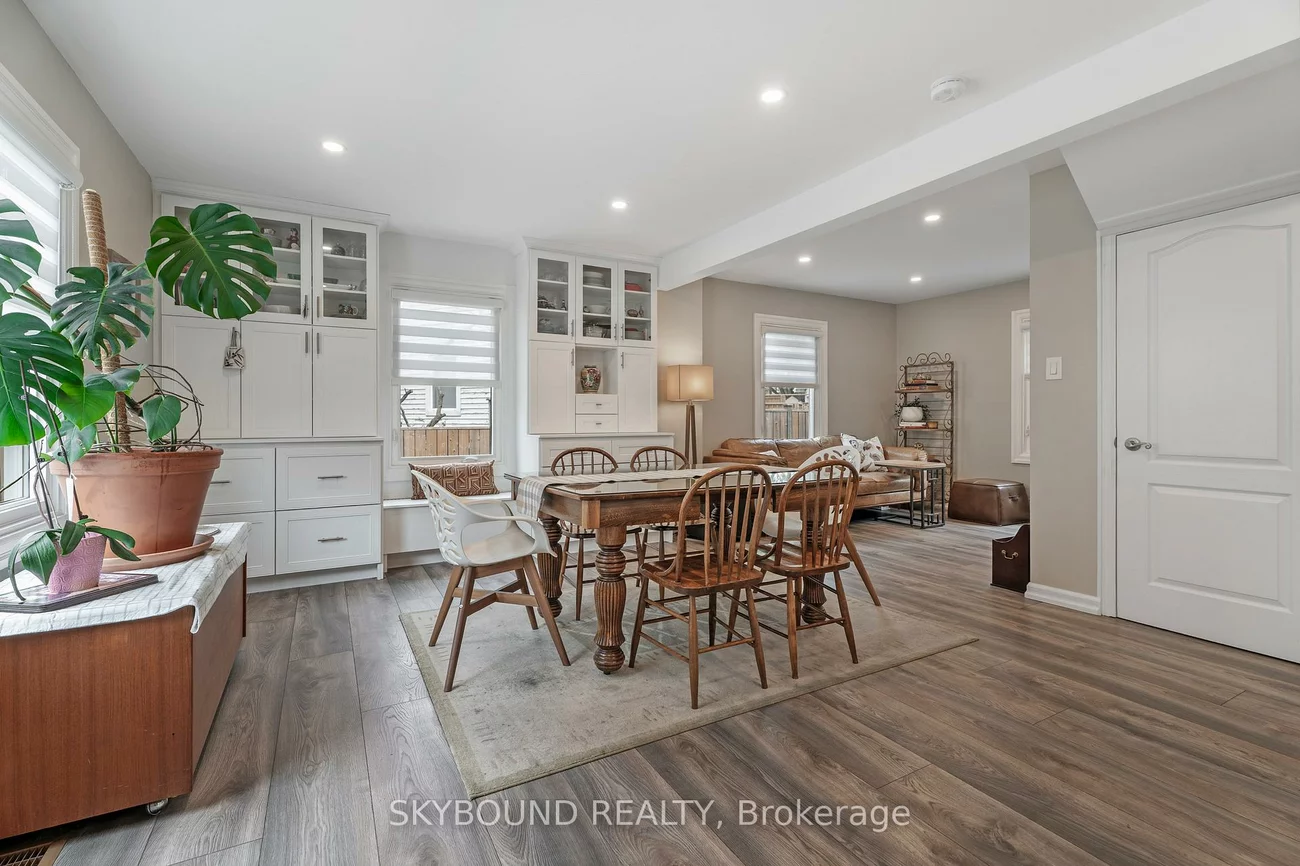 790, The Queensway, Stonegate-Queensway, Toronto