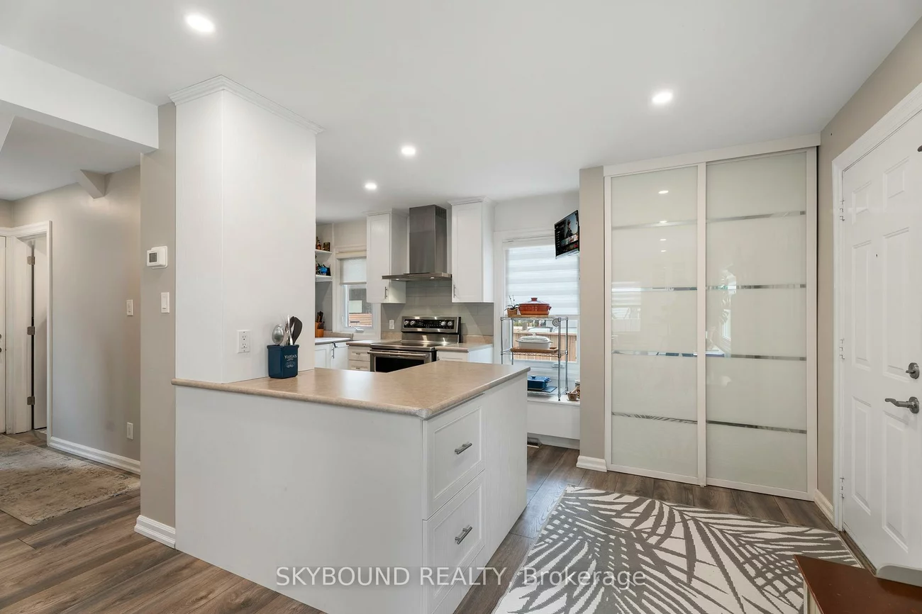 790, The Queensway, Stonegate-Queensway, Toronto