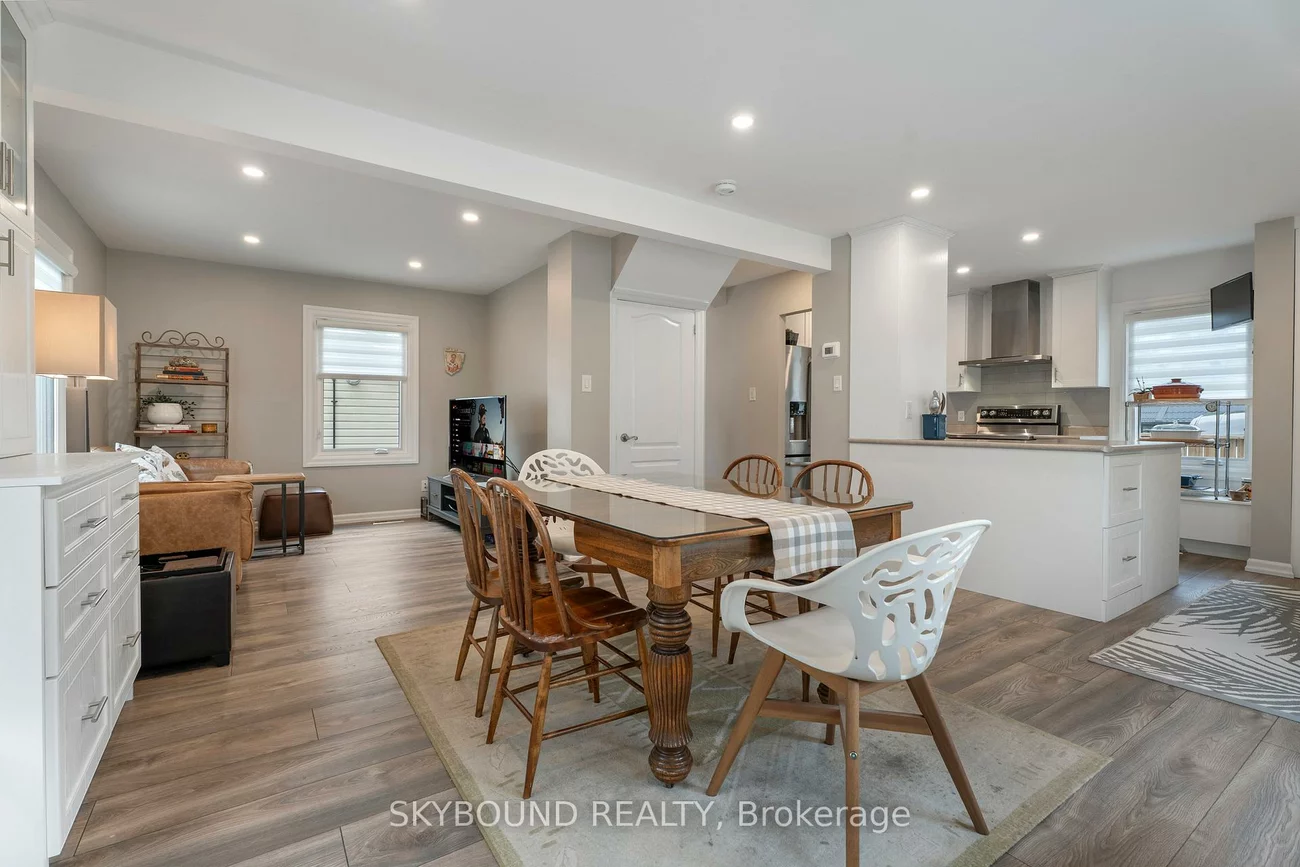 790, The Queensway, Stonegate-Queensway, Toronto