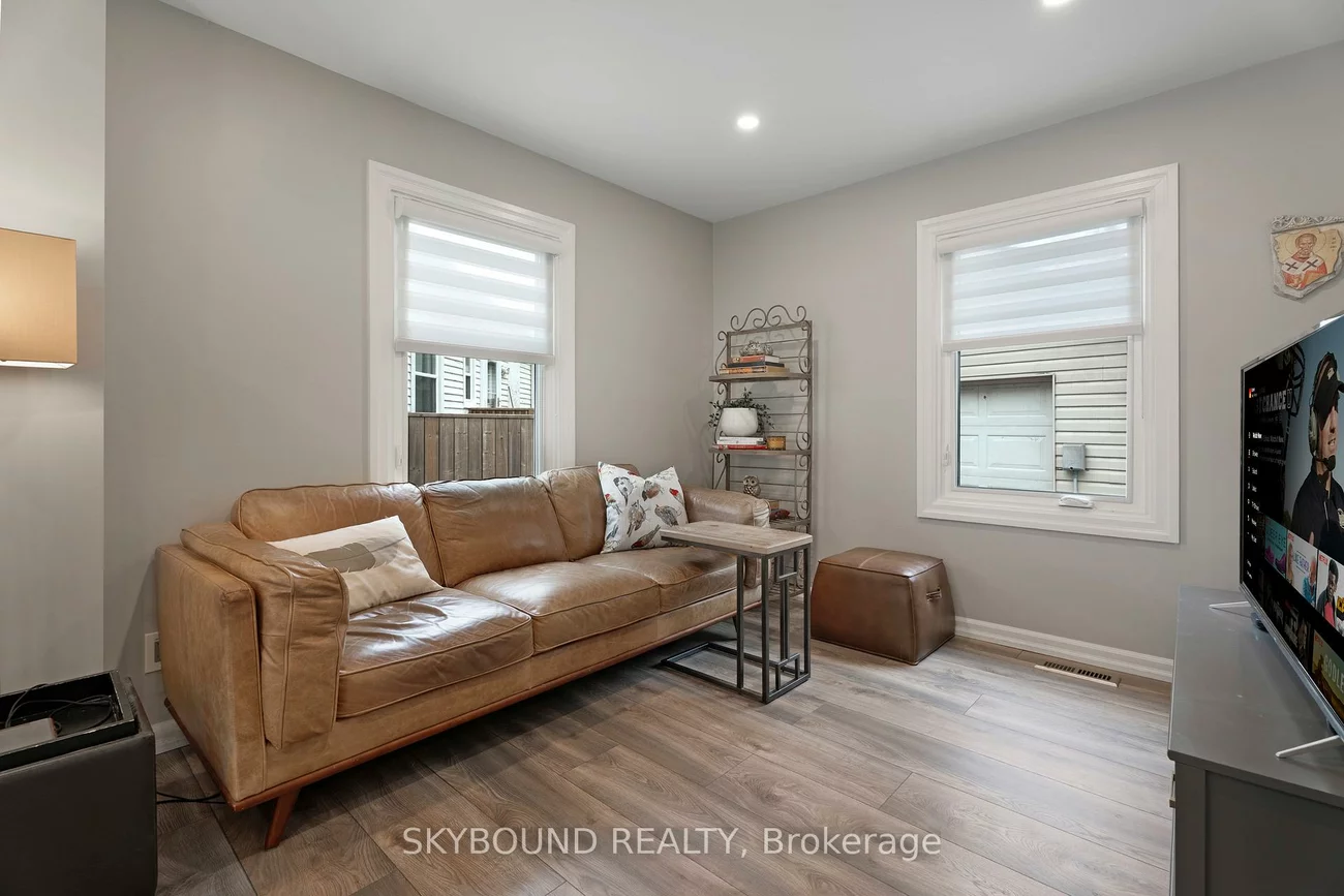 790, The Queensway, Stonegate-Queensway, Toronto