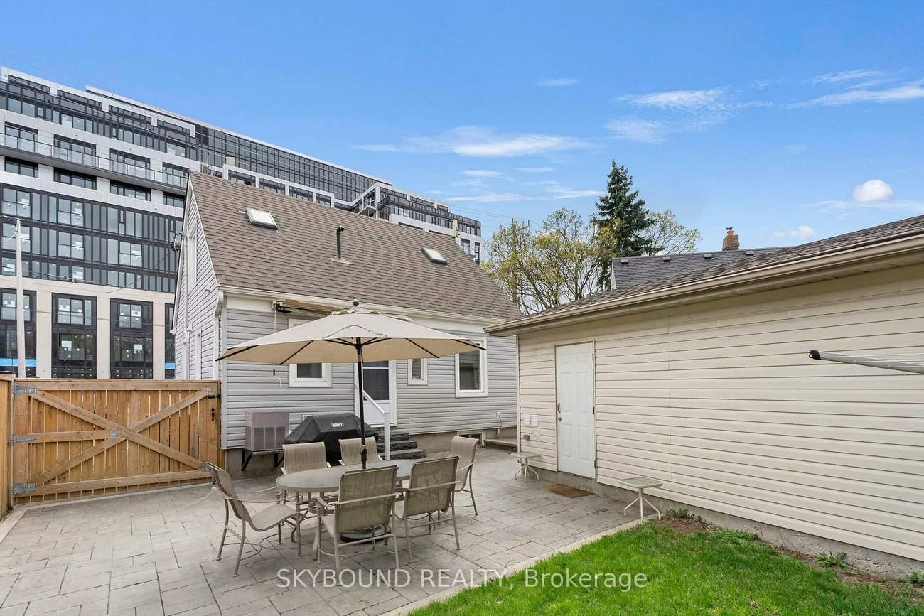 790, The Queensway, Stonegate-Queensway, Toronto